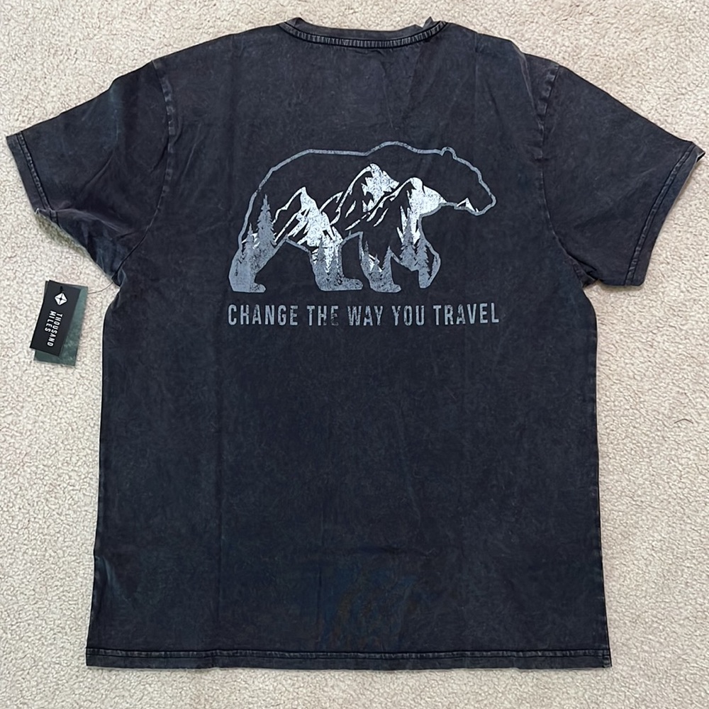 NWT black vintage wash “Change the way you travel” bear and mountain T-s…